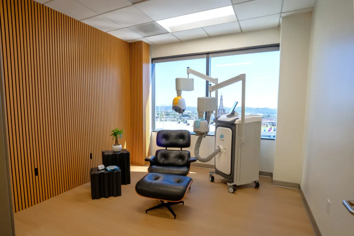 Breakthrough TMS treatment room with BrainsWay Deep TMS equipment in Glendale